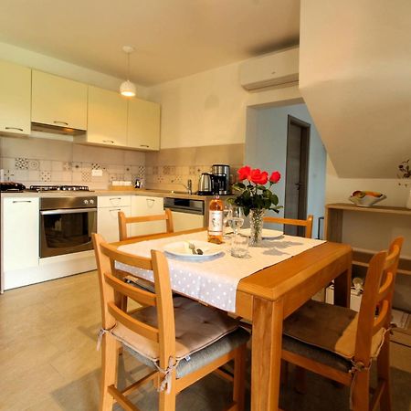 Holiday Home Zora Višnjan المظهر الخارجي الصورة